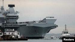 Từng có tin hàng không mẫu hạm HMS Queen Elizabeth có thể được triển khai tới Biển Đông.